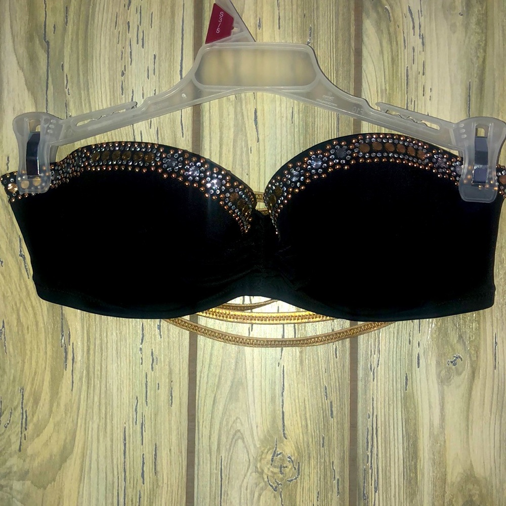 Victorias Secret size 32C bikini top